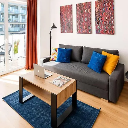 3-room Near Atlas Arena *