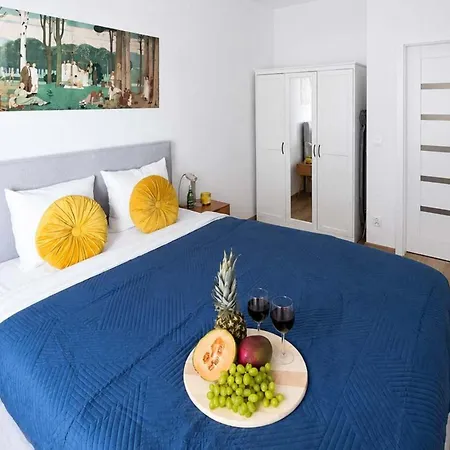 3-room Near Atlas Arena *